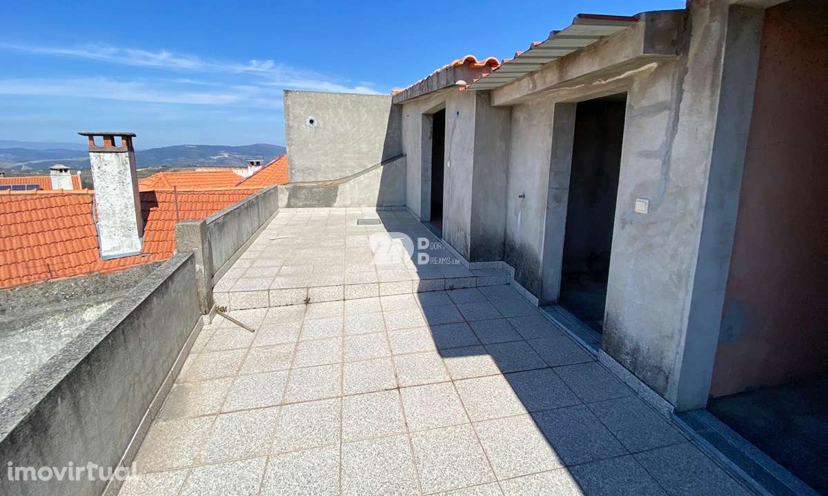 Moradia T3 restauro - Tabuaço - Grande imagem: 2/5