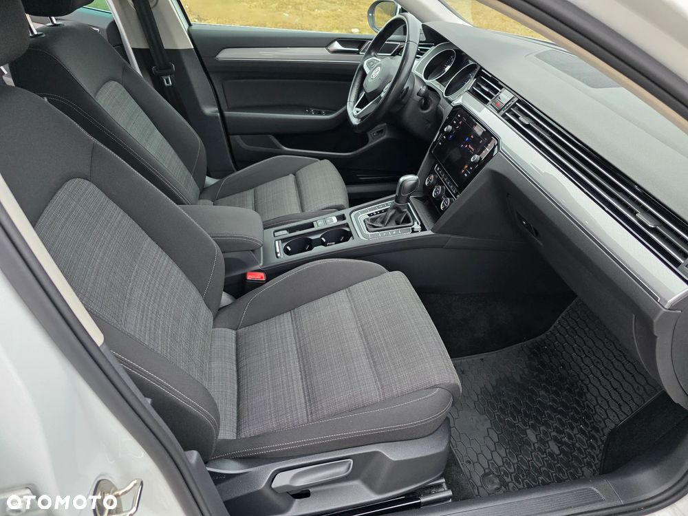 Volkswagen Passat 2.0 TDI SCR DSG Elegance - 11