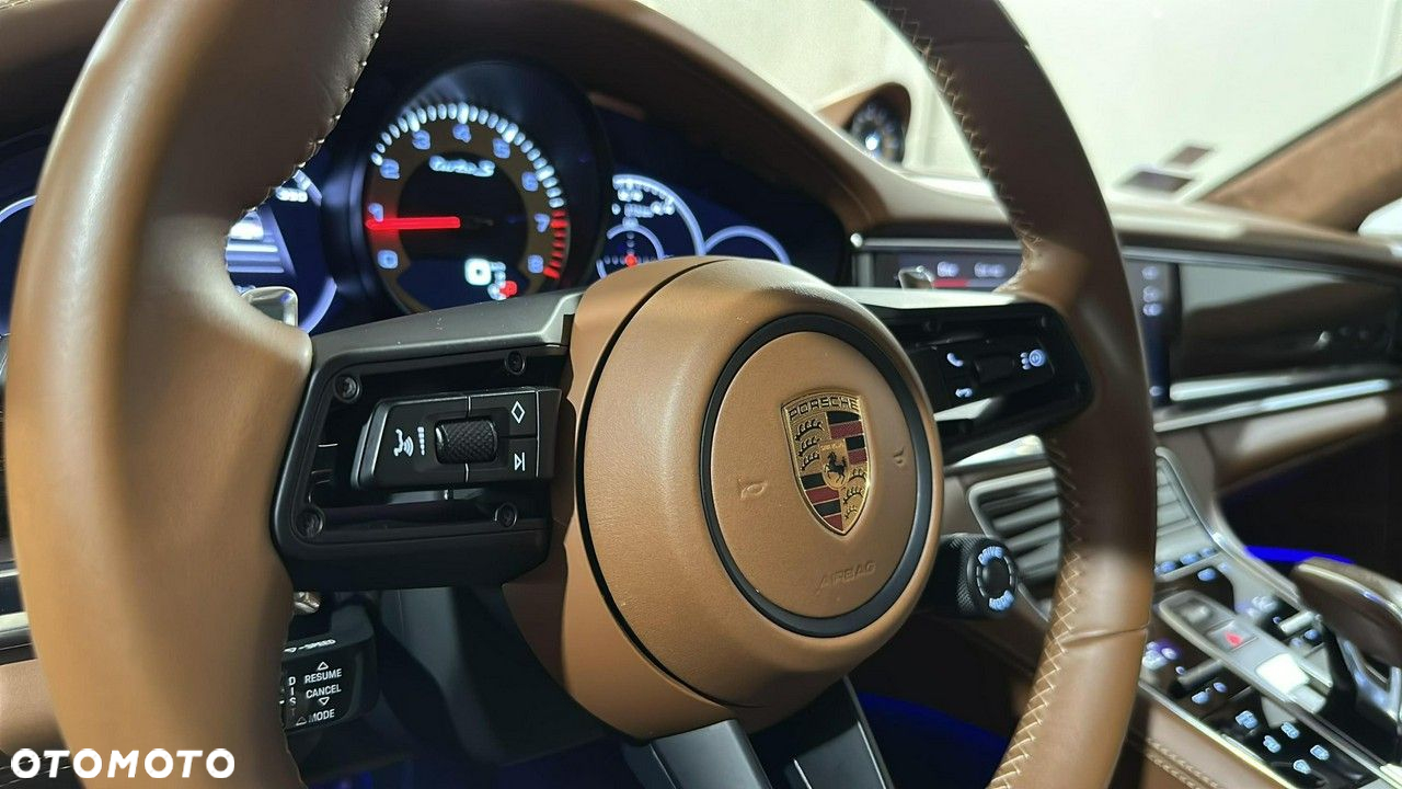 Porsche Panamera - 21