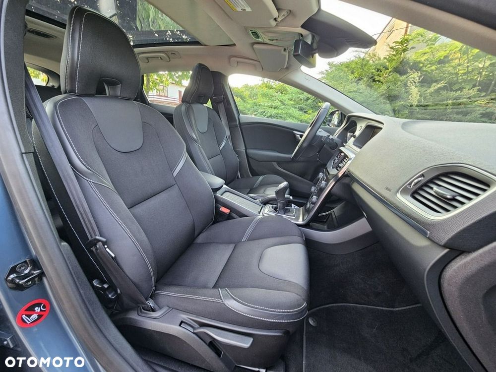 Volvo V40 D2 Momentum - 11