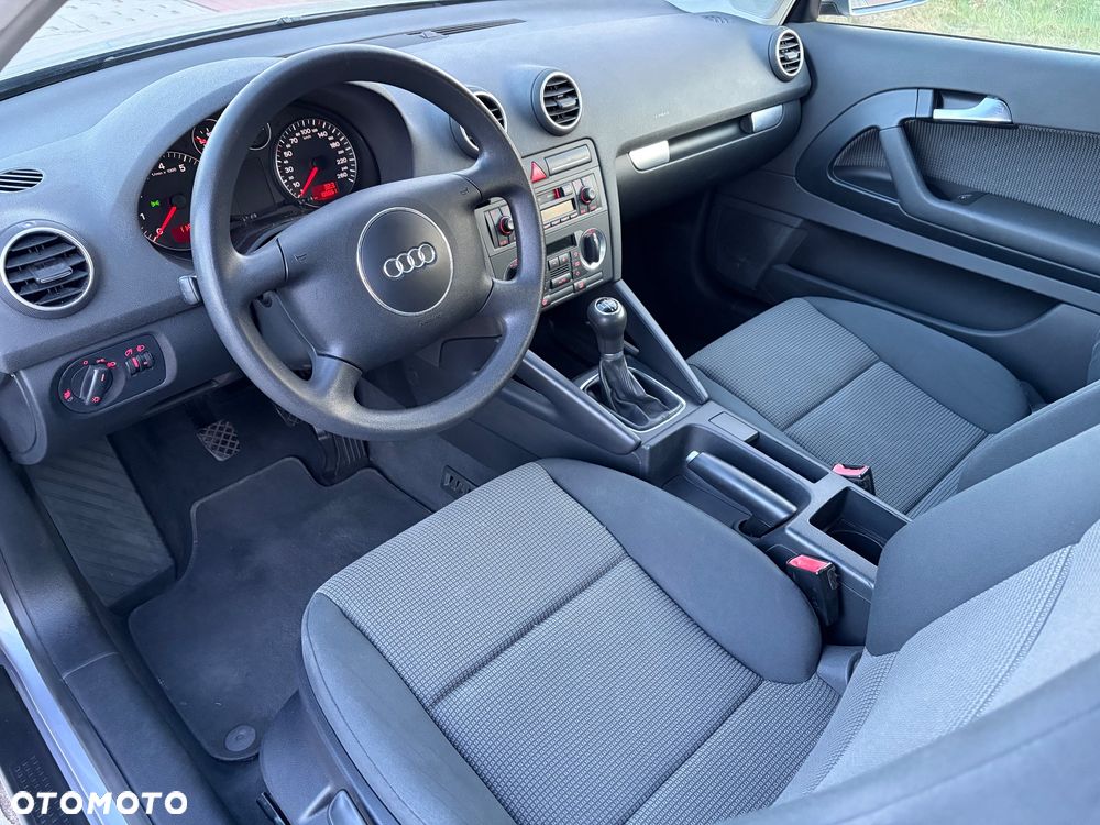 Audi A3 3-drzwiowe 1.6 Ambiente - 7