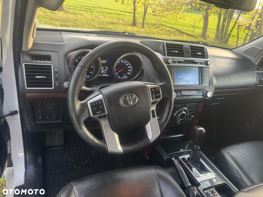 Toyota Land Cruiser - 7