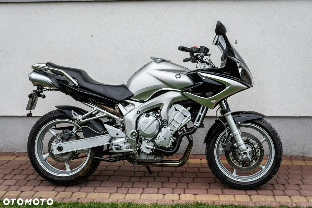 Yamaha FZ - 2