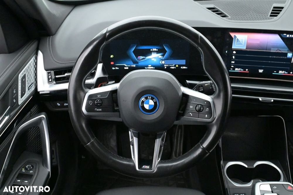 BMW iX1 xDrive30 M Sportpaket - 10