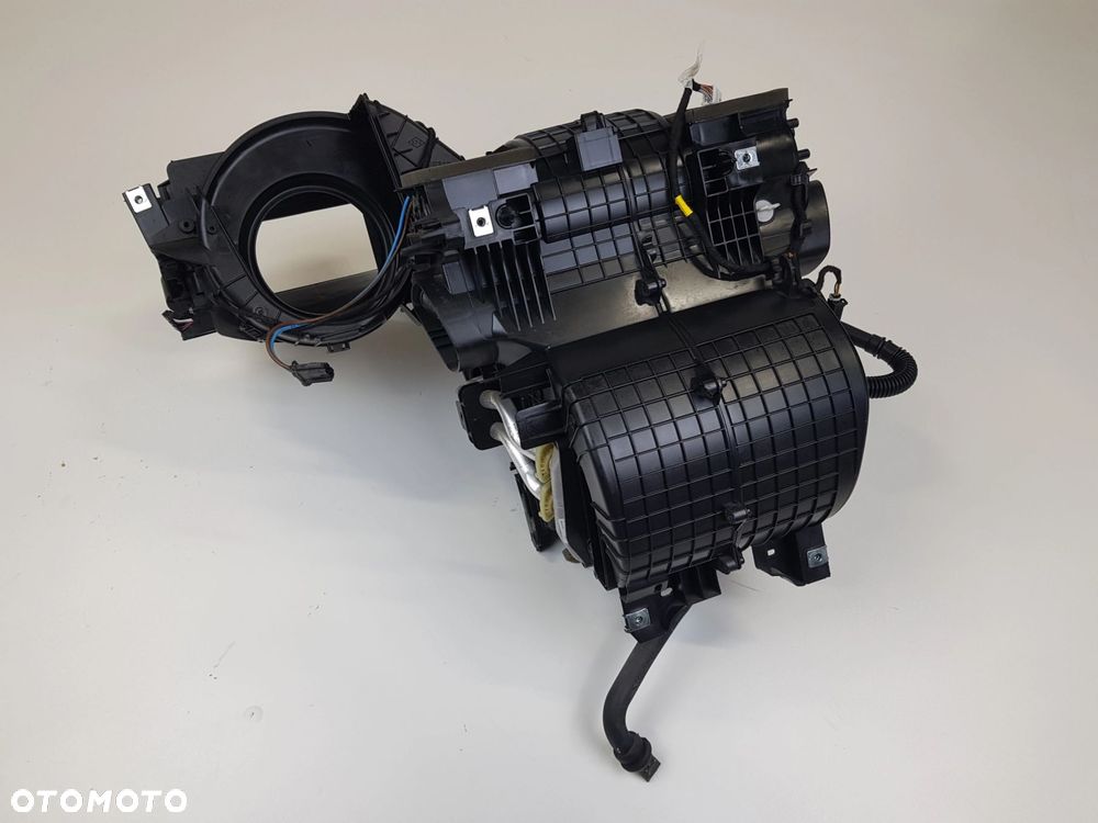 Nagrzewnica Dmuchawa Obudowa nagrzewnicy Renault Master III Lift 272702687R - 2