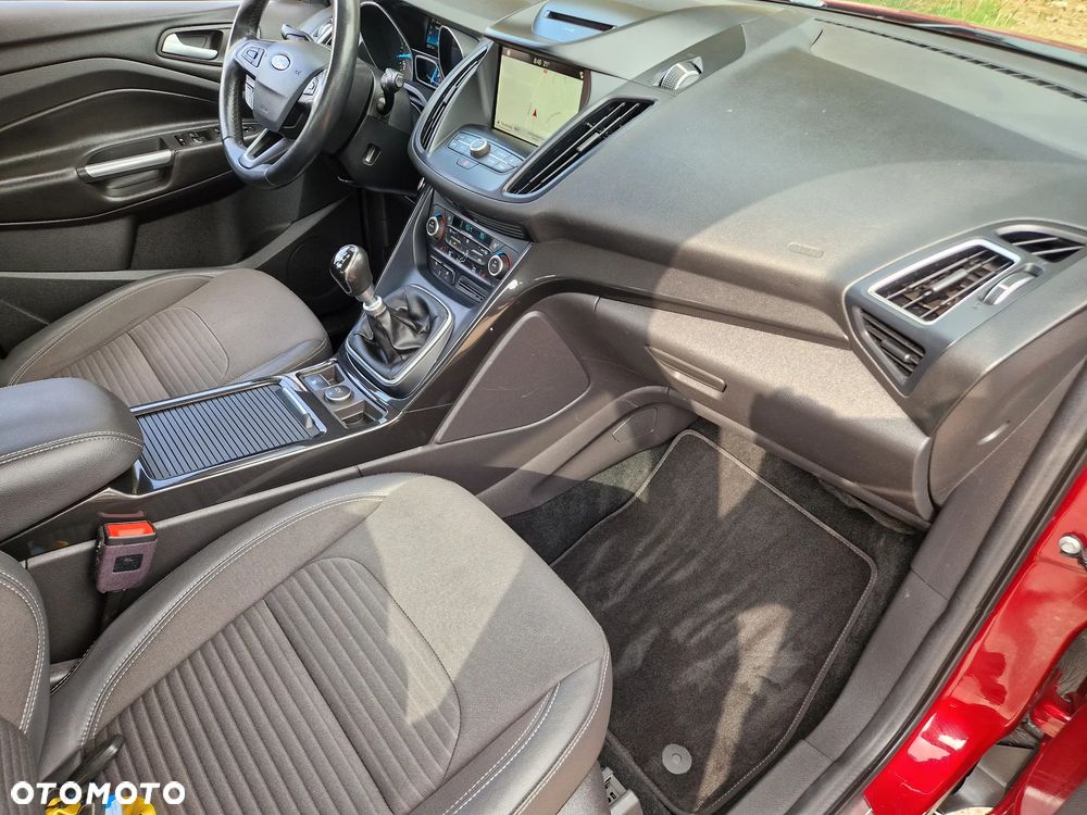 Ford Kuga 1.5 EcoBoost 2x4 Titanium - 11