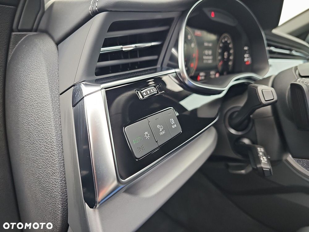Audi Q8 55 TFSI mHEV Quattro Tiptronic - 11