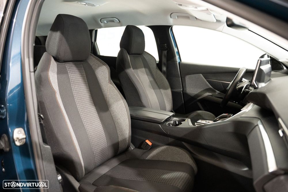 Peugeot 5008 1.2 PureTech Allure EAT8 - 29