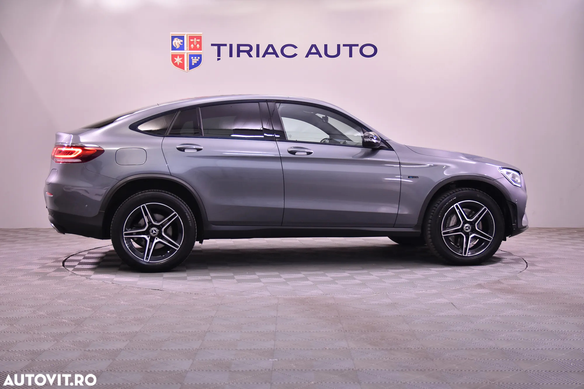 Mercedes-Benz GLC Coupe 300 e 4Matic 9G-TRONIC AMG Line - 6