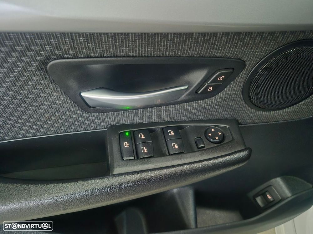 BMW 216 Gran Tourer i 7L Line Luxury - 9