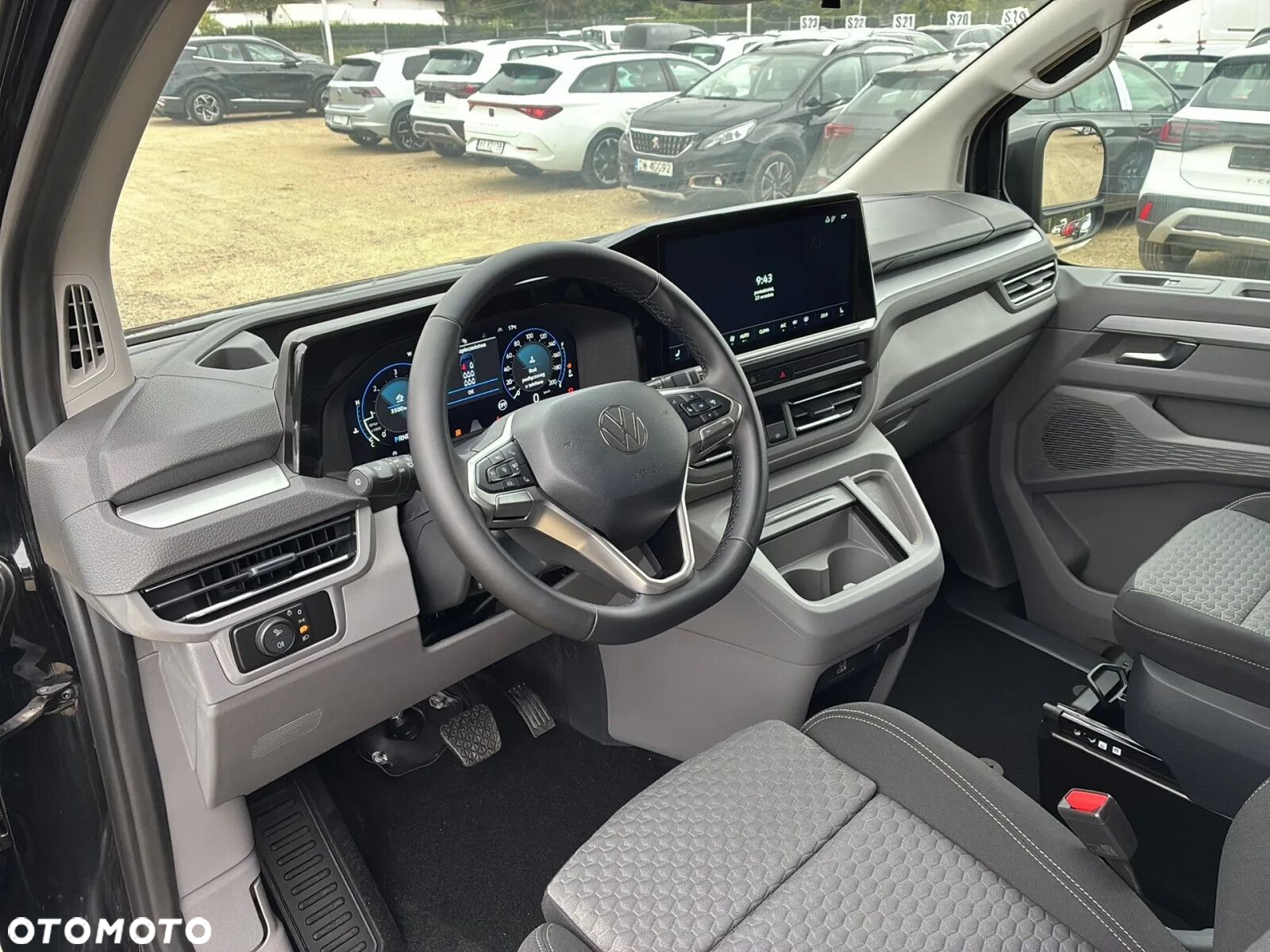 Volkswagen Caravelle - 13