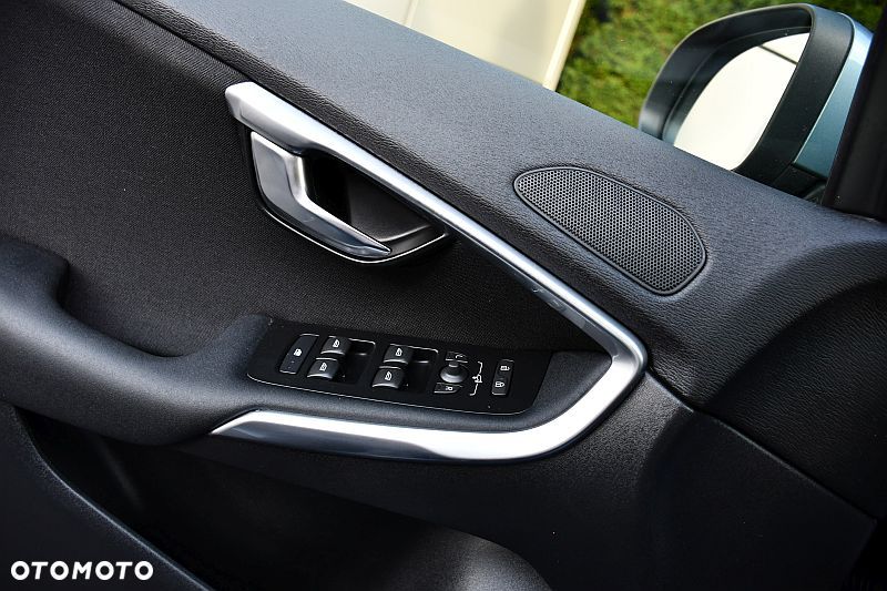 Volvo V40 T3 Momentum - 18