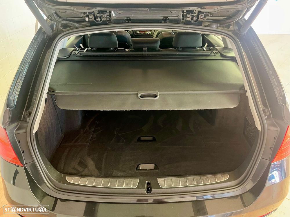 BMW 320 d Touring EfficientDynamics Auto - 28