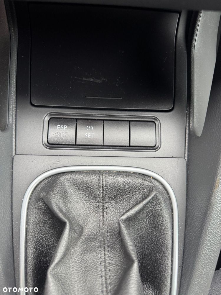 Volkswagen Jetta 1.9 TDI DPF Comfortline - 17