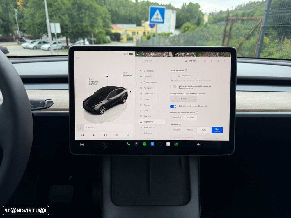 Tesla Model Y - 35