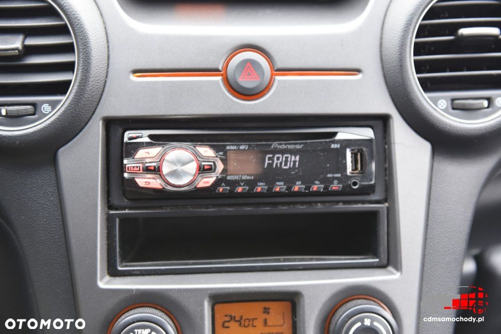 Kia Carens - 20