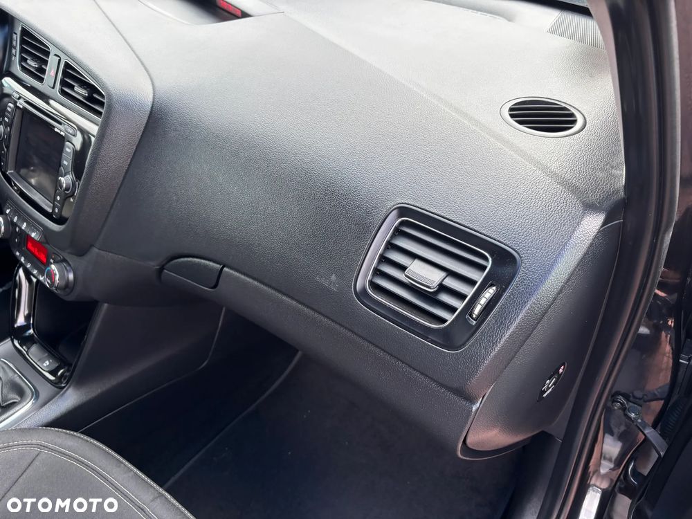 Kia Ceed 1.6 GDI Spirit - 23