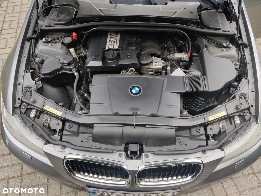 BMW Seria 3 318i Touring Edition Exclusive - 30