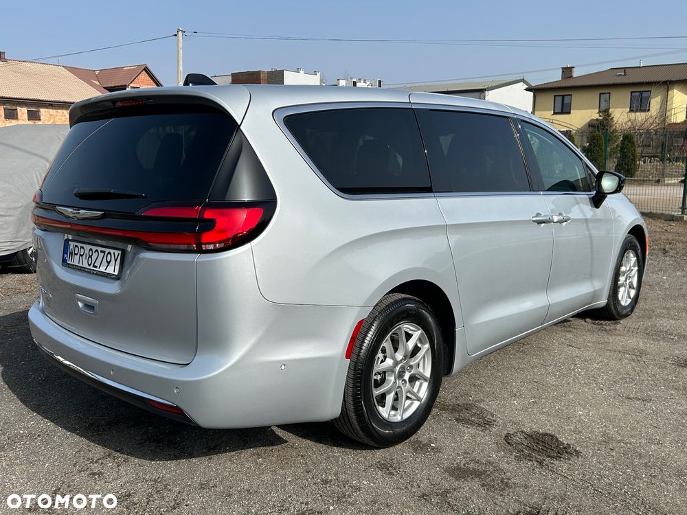 Chrysler Pacifica - 8