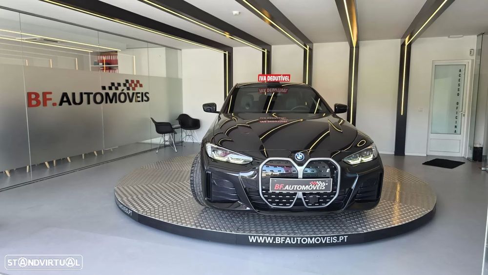 BMW i4 eDrive40 Pack Desportivo M - 10