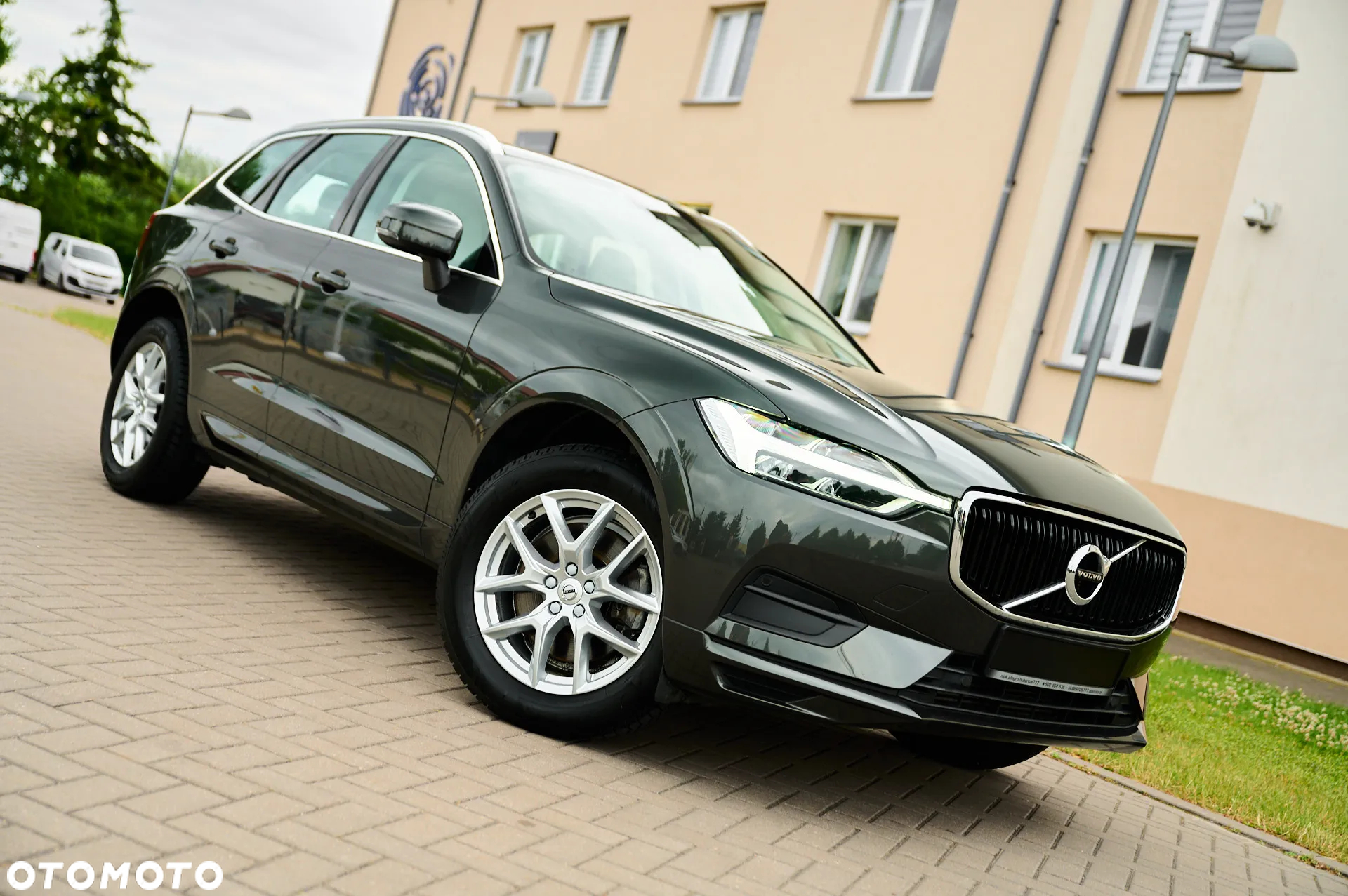 Volvo XC 60 T4 Momentum Pro - 10