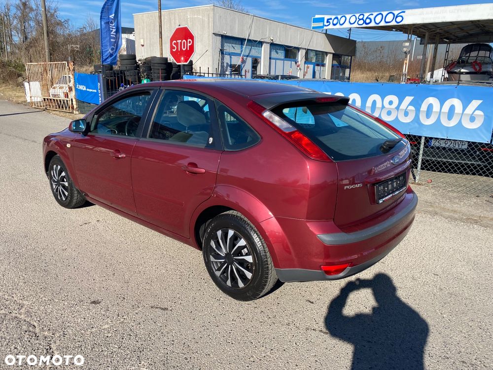 Ford Focus 1.6 16V Ghia - 18