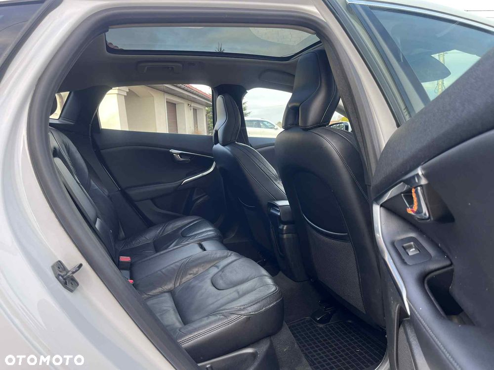 Volvo V40 D2 Momentum - 20