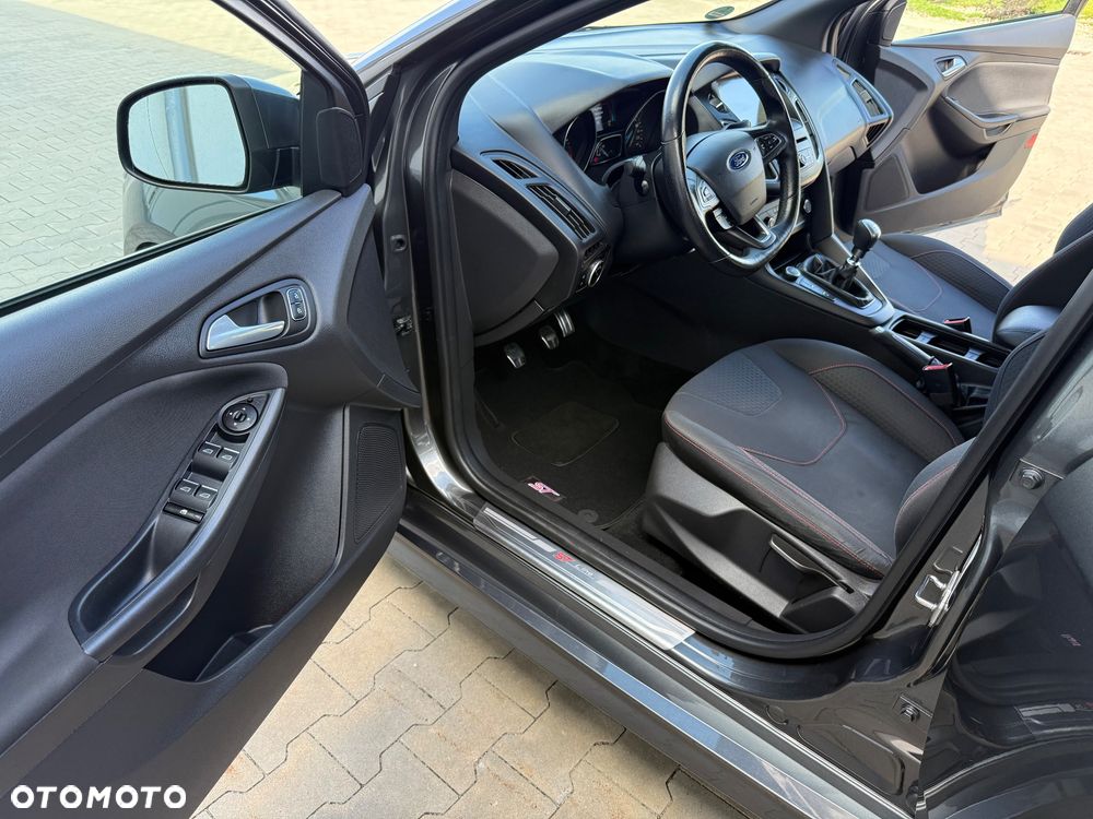 Ford Focus 1.0 EcoBoost ST-Line Black ASS - 19