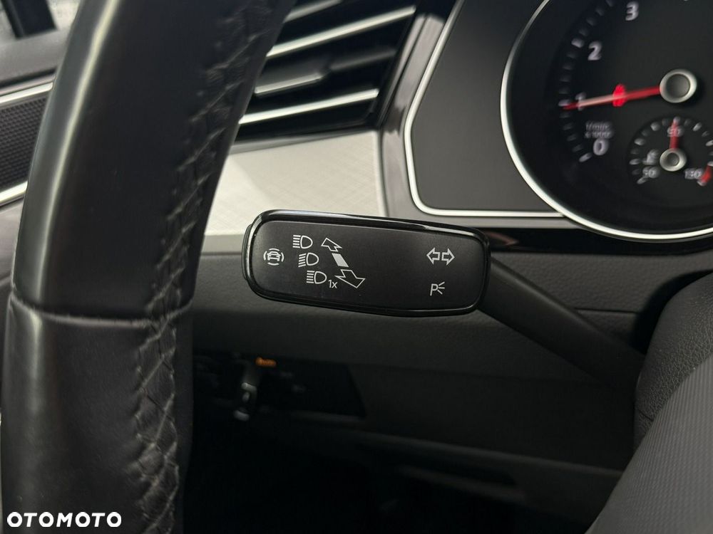 Volkswagen Passat - 21