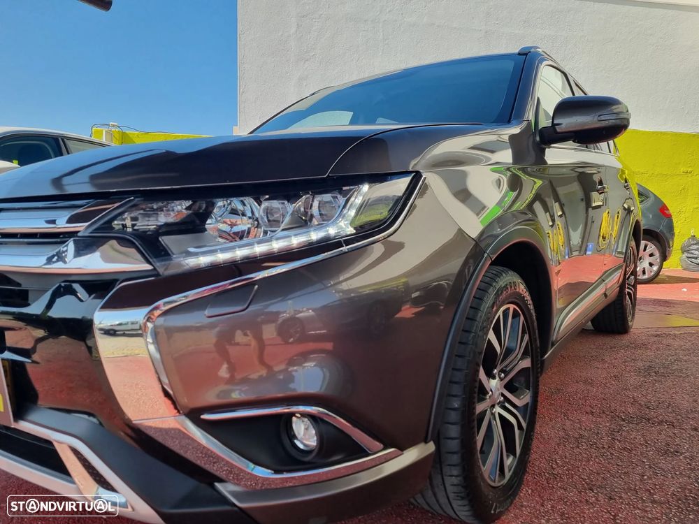 Mitsubishi Outlander 2.2 DI-D Intense - 13