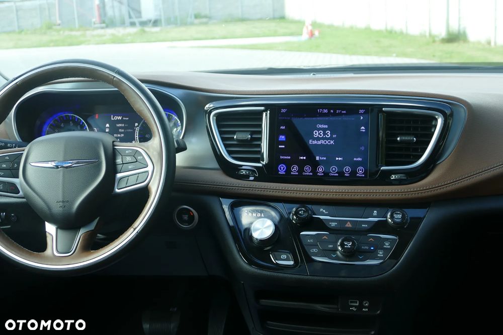 Chrysler Pacifica - 22
