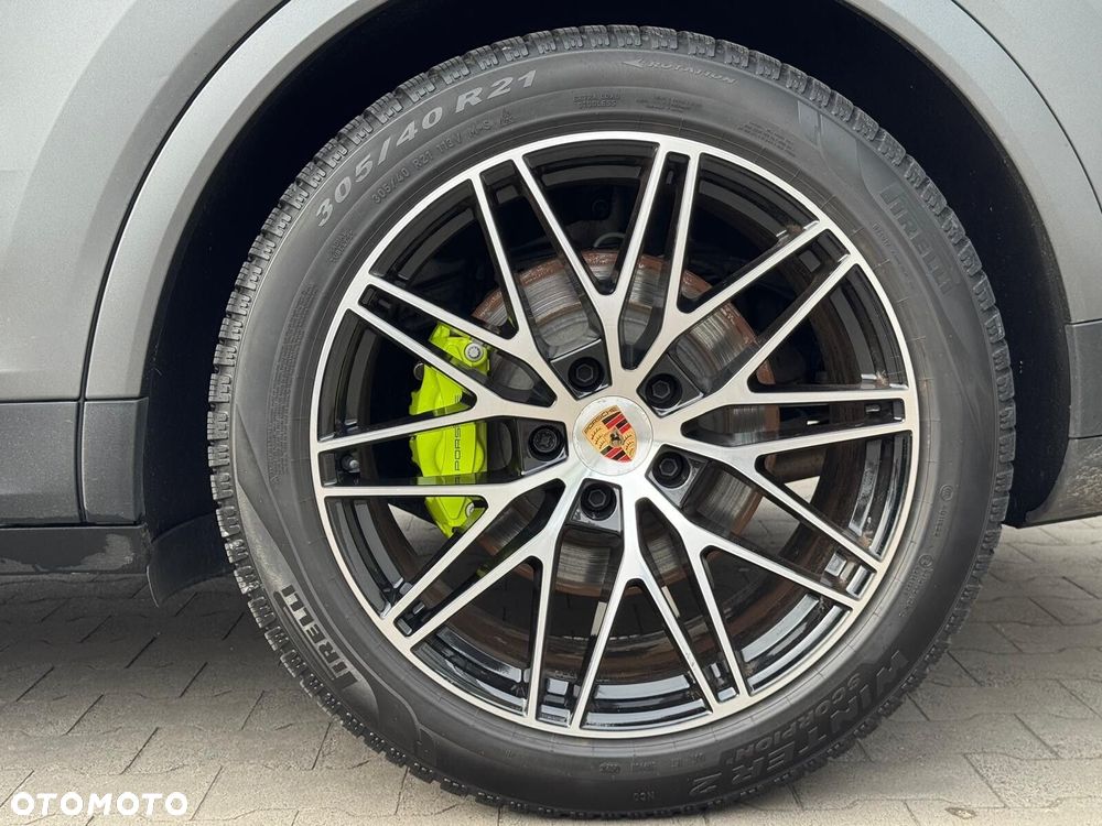 Porsche Cayenne - 15