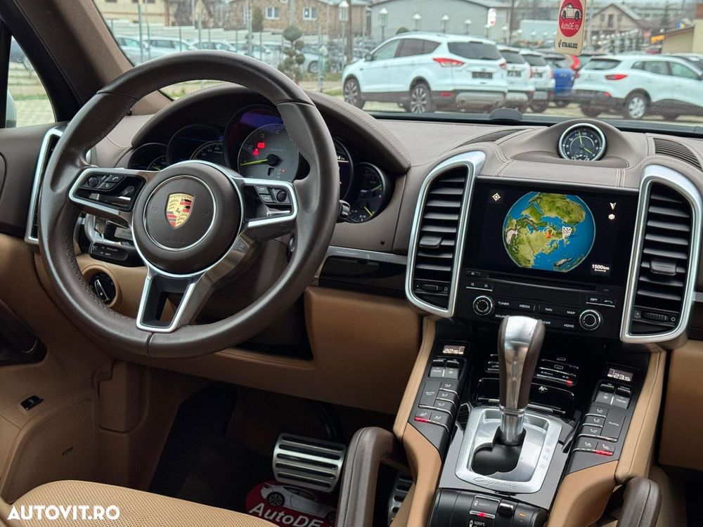 Porsche Cayenne - 10