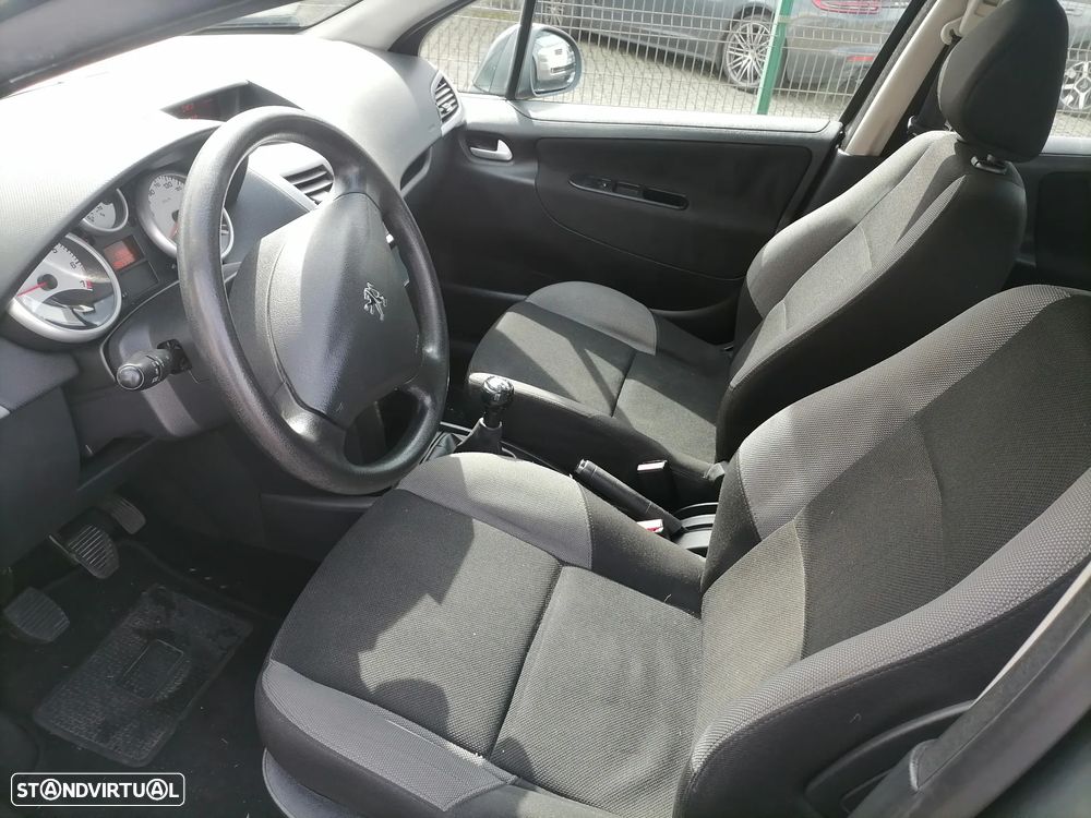 Peugeot 207 SW 1.4 Trendy - 8