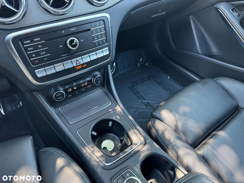 Mercedes-Benz GLA 250 4Matic 7G-DCT AMG Line - 25