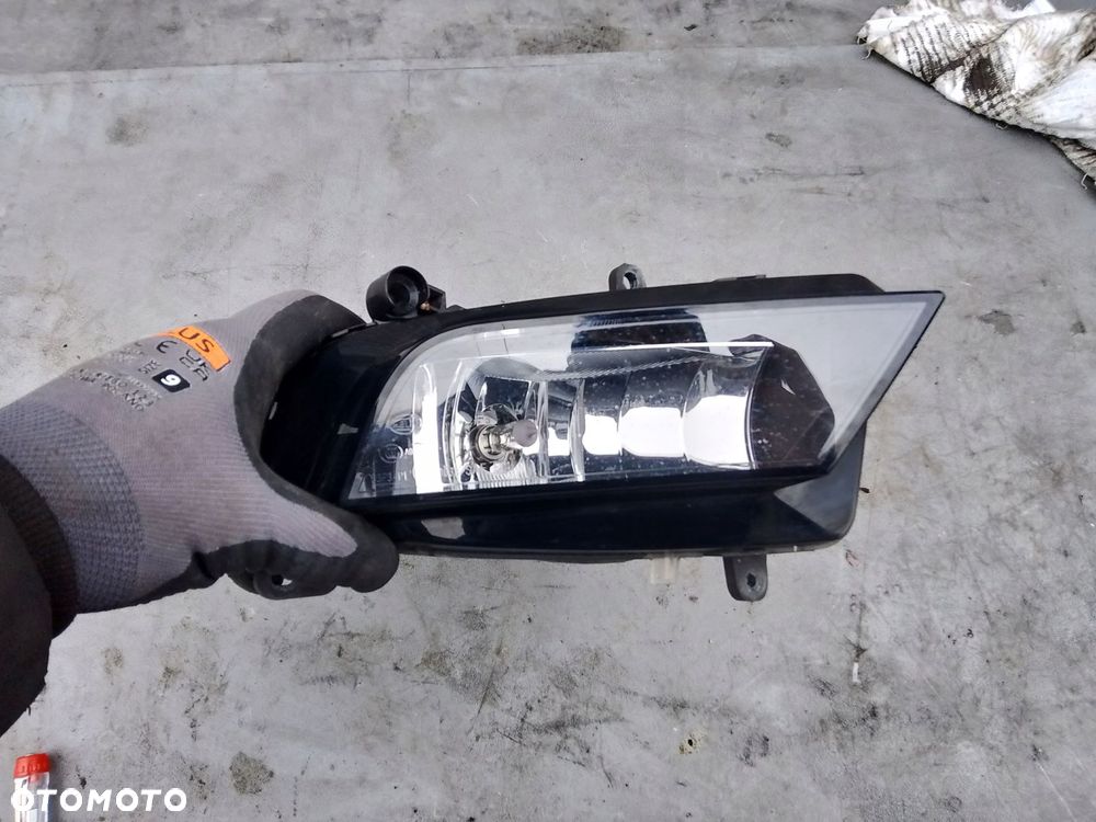 halogen prawy audi a4 b8 lift 8k0941700 - 1