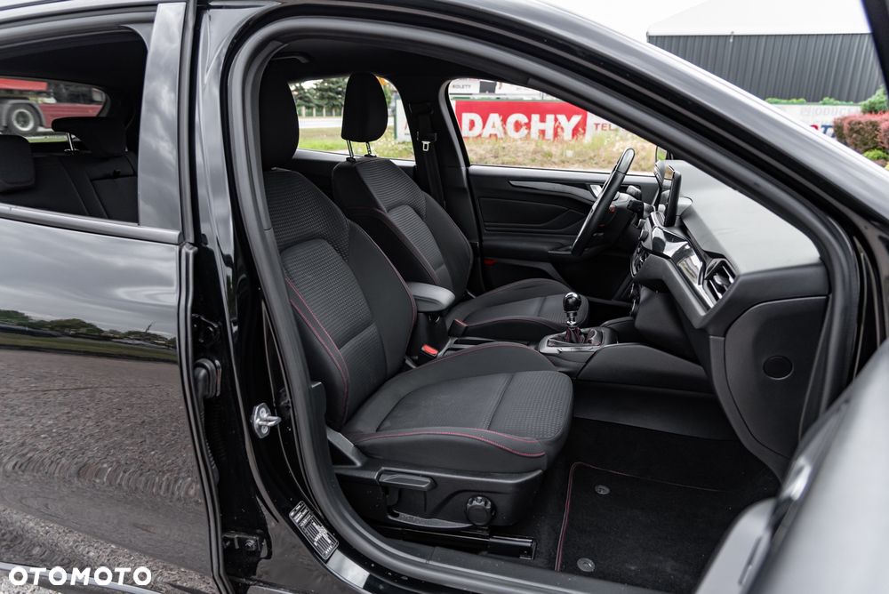 Ford Focus 1.0 EcoBoost Start-Stopp-System ST-LINE - 26