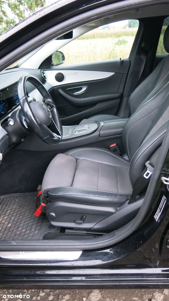Mercedes-Benz Klasa E 220 d Avantgarde - 24