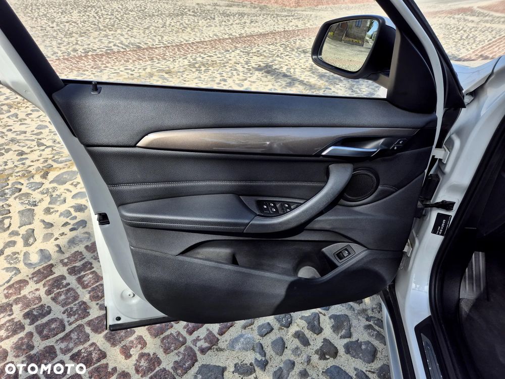 BMW X1 sDrive18d xLine - 23
