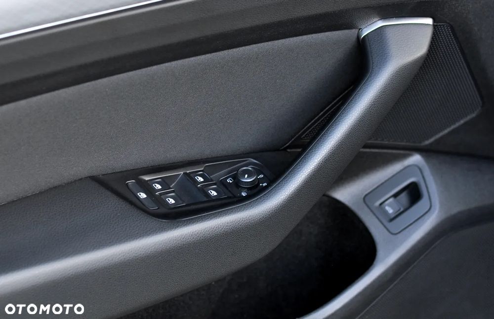 Volkswagen Passat - 17