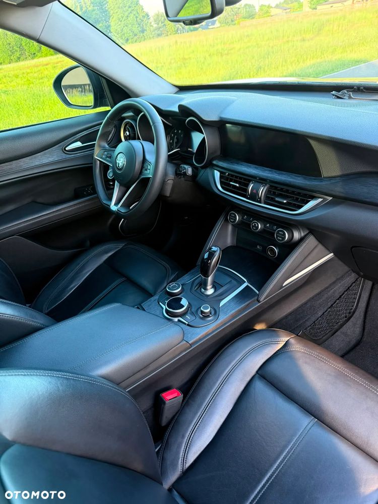 Alfa Romeo Stelvio 2.0 Turbo Veloce Q4 - 8