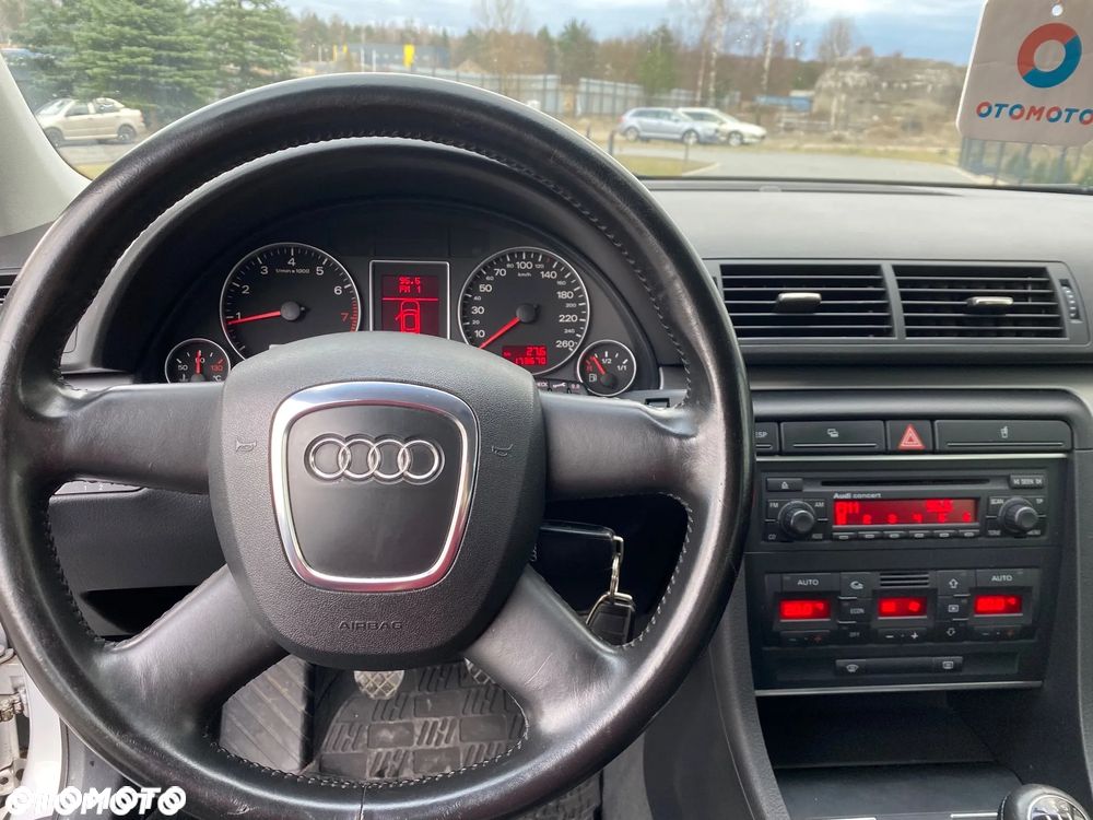 Audi A4 Limousine - 23