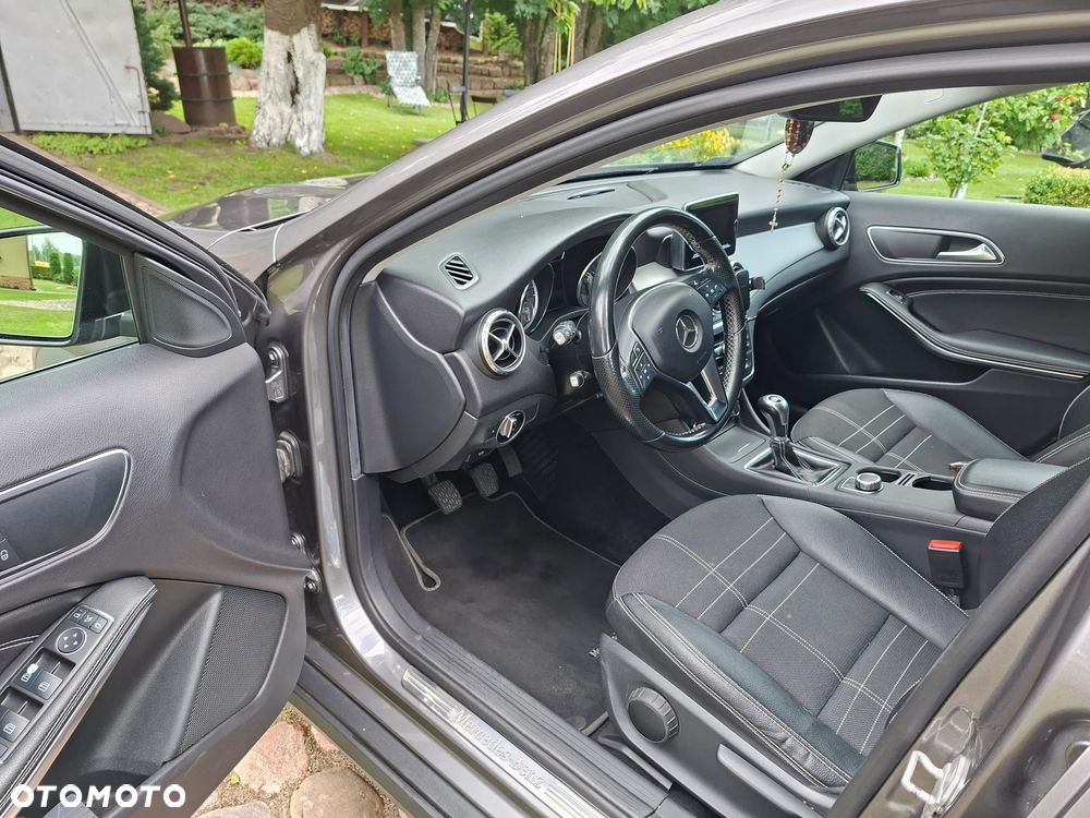 Mercedes-Benz GLA - 10