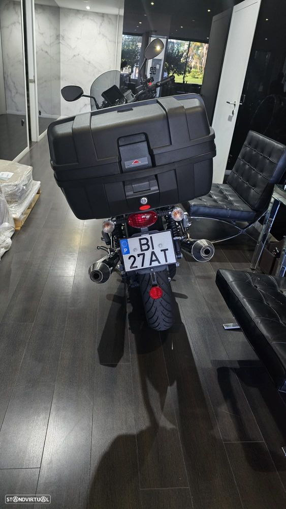 Moto Guzzi V7 II Stone - 4