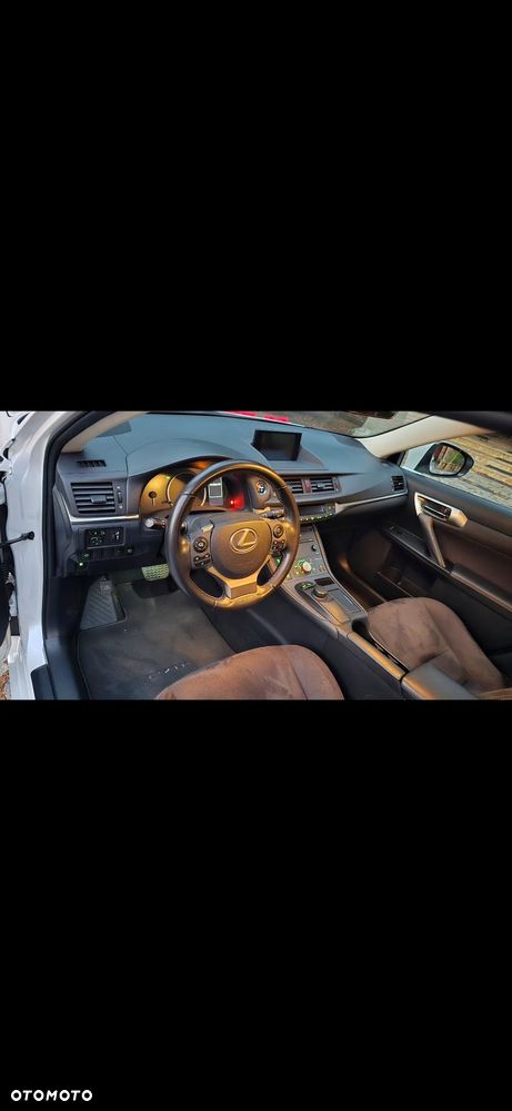 Lexus CT 200h Prestige - 14