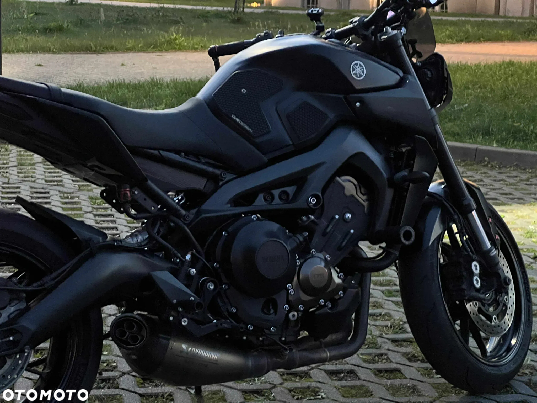 Yamaha MT - 12