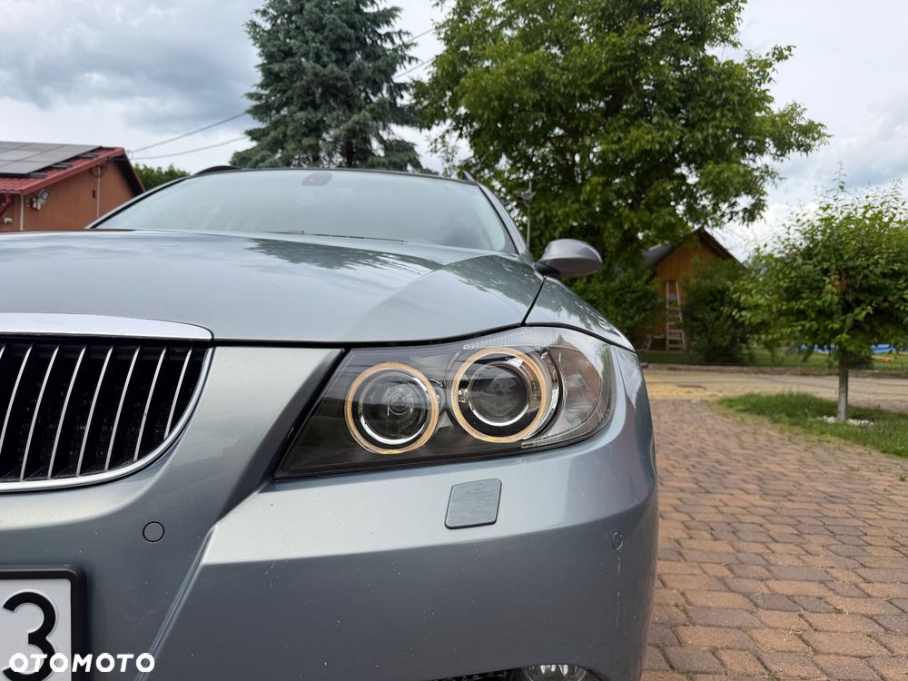 BMW Seria 3 325i - 8
