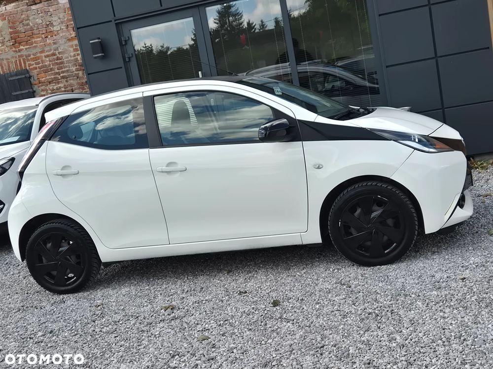 Toyota Aygo x-play Eco - 16