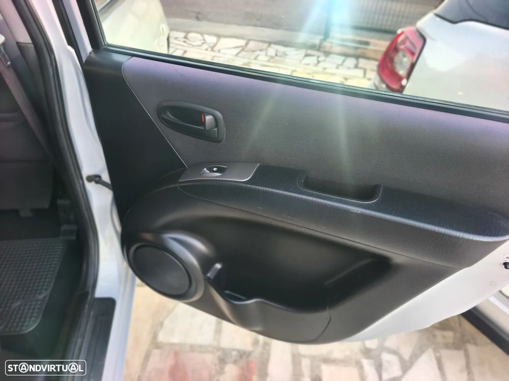 Hyundai Matrix 1.5 CRDi GLS - 12