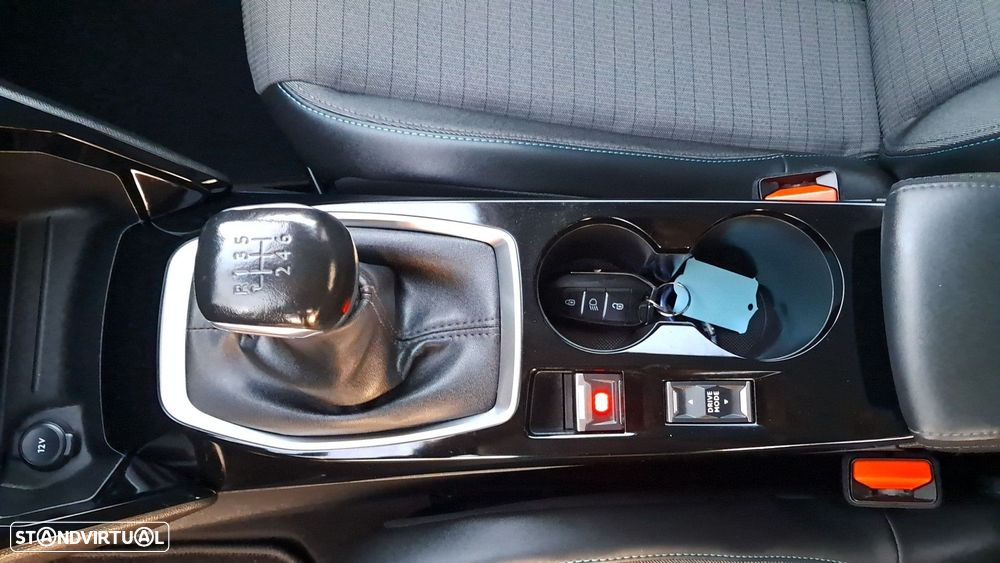 Peugeot 2008 1.2 PureTech Allure Pack - 24